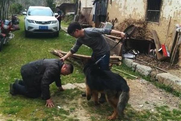 單獨(dú)用餐更衣如廁！30歲斯特林陷入空前困境 堅(jiān)信可重返英格蘭隊(duì)