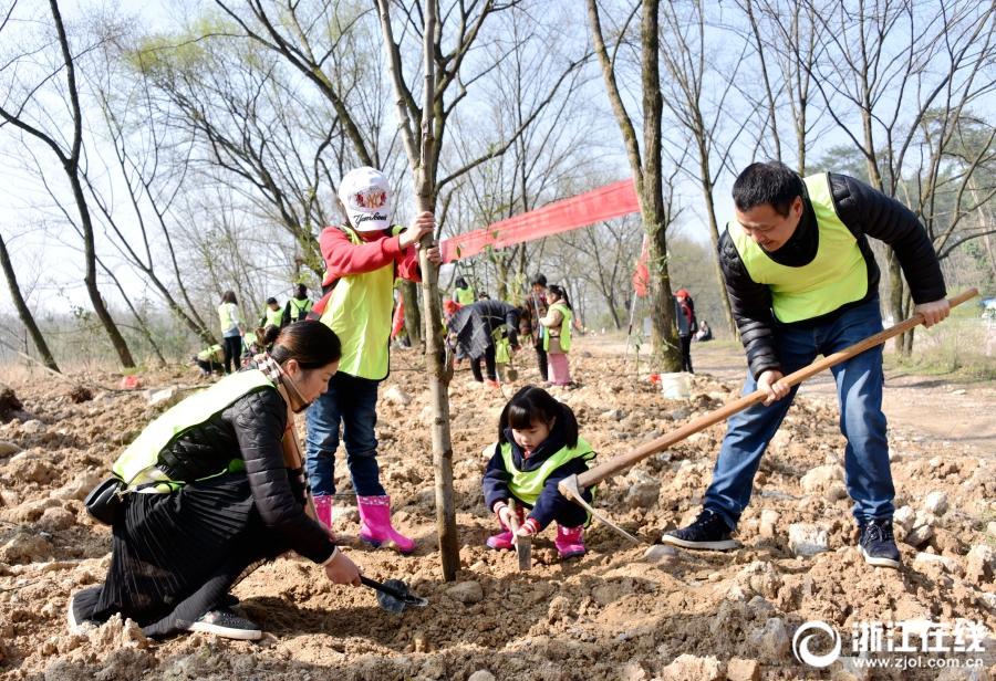 2025年夏窗轉(zhuǎn)會支出突破100億歐，創(chuàng)足壇歷史新高