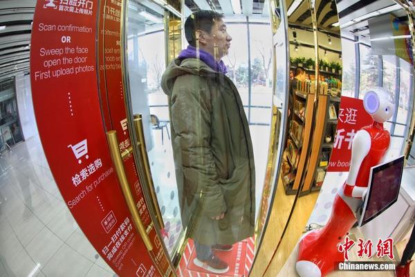 競爭or搭檔？上賽季聯賽伊薩克34場23球6助，埃基蒂克31場15球8助