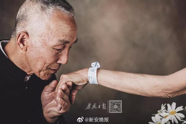 羅馬諾：水晶宮正在內(nèi)部討論以決定格伊去留，利物浦在推進(jìn)