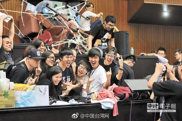 阿莫林趕走奧納納 曼聯(lián)徹底告別暗黑時代