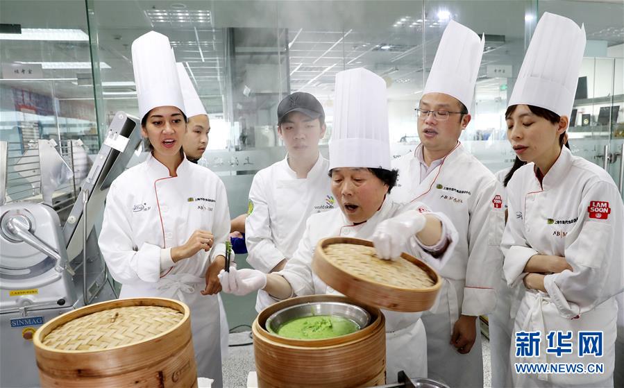 轉會窗瘋狂豪購，俱樂部薪資壓力陡增：斯洛特要靠成績來“平賬”